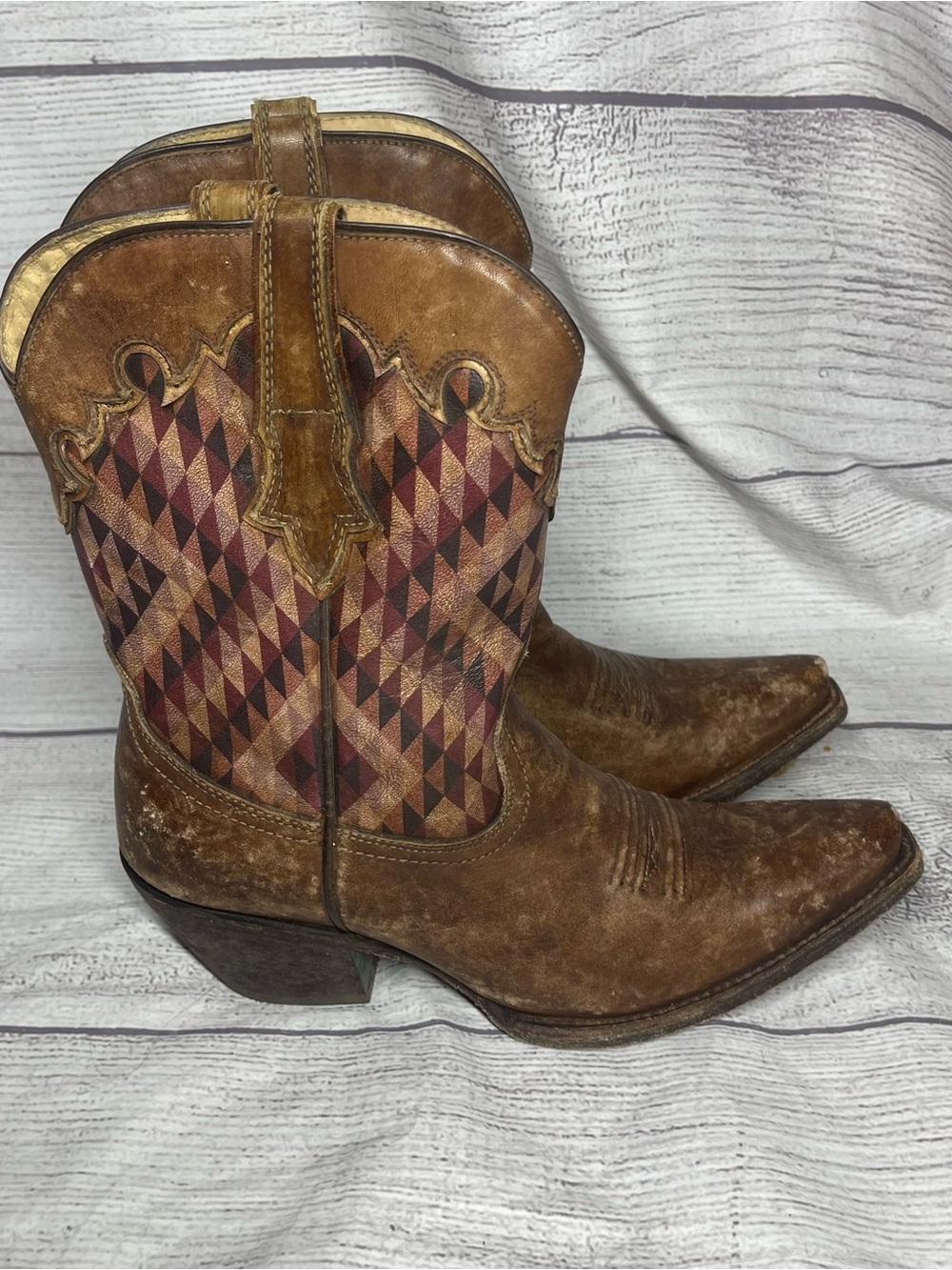 ARIAT Women’s 7.5 Circuit Gemma Brown Leather Aztec Western Boots